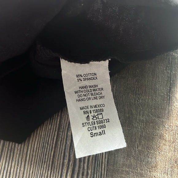 Windsor Store Graphic Tee - Picture 4 of 4